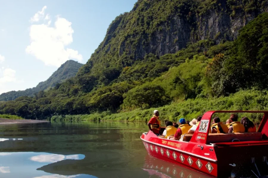 Sigatoka River Cruise Tour & Sigatoka ‘Salad Bowl’ Valley Tour