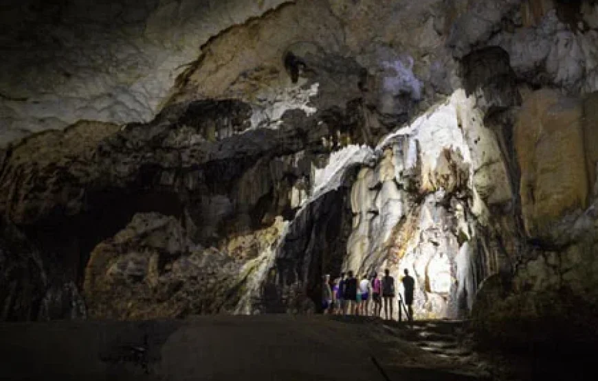 Cannibal ‘Nahehe’ Cave Tour