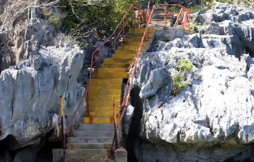 Fiji Blue Cave Swimming Experience at Sawa-i-Lau Caves